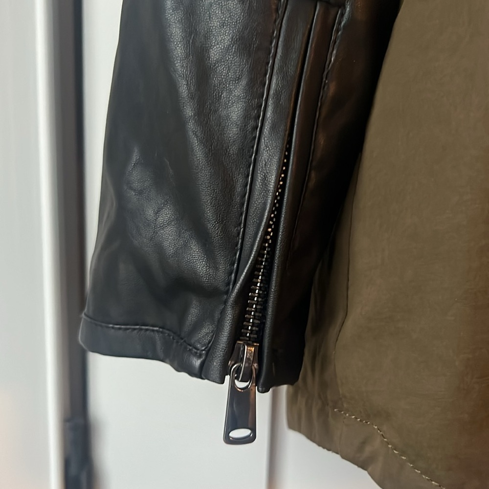 Forever 21 Pleather and Army Green Heavy Duty Jacket with Drawstring Size M - Picture 6 of 6